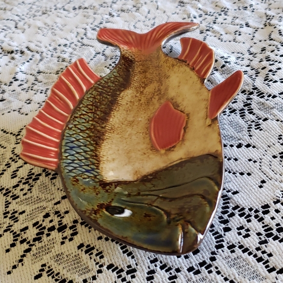 Pier 1 Imports Colorful Fish Platter. - Picture 6 of 7